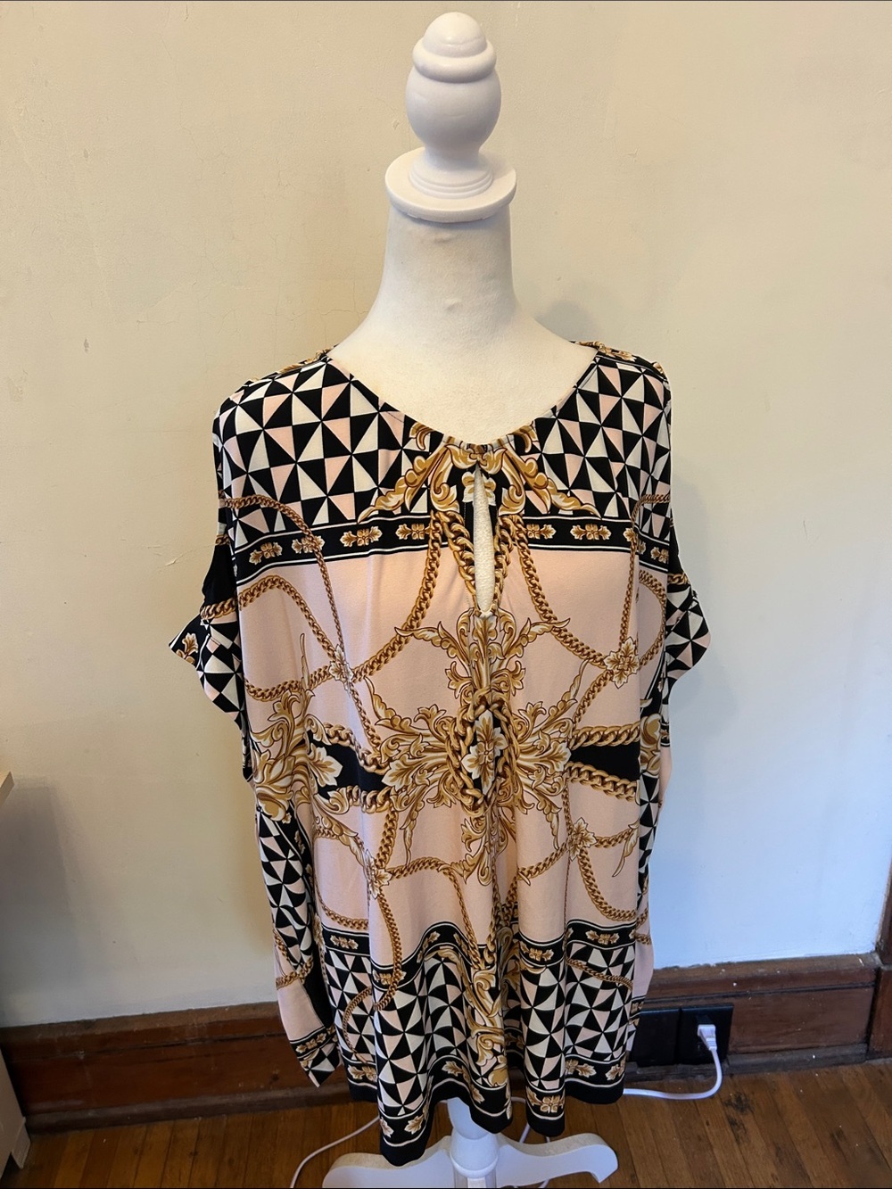 Boston Proper Pink Baroque Chain Print cut out Blouse Size M EUC